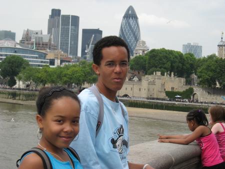 celia et son fr&eacute;ro tro mimi!!